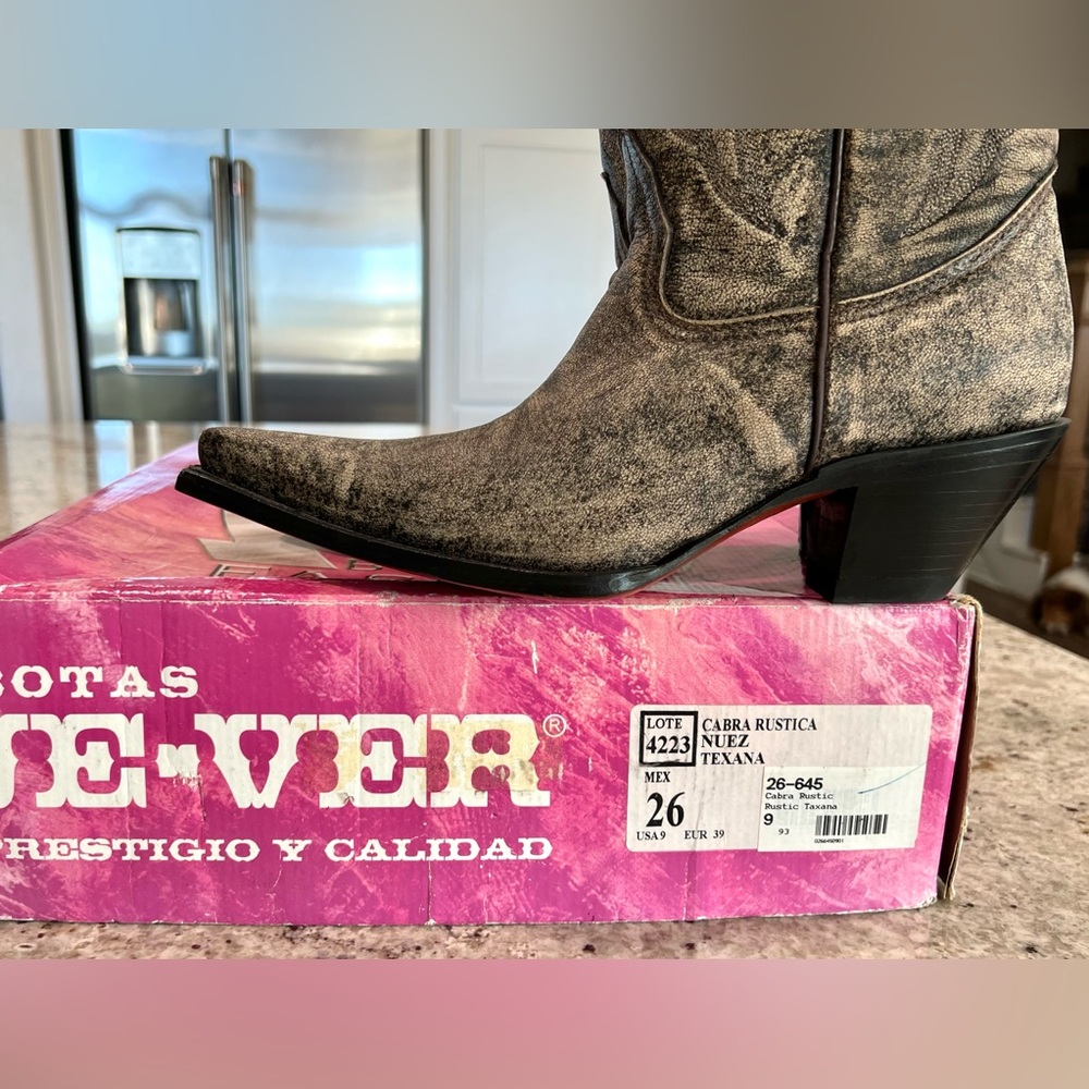 Women's Western Grey Heeled Cowboy Boots “NEW in BOX” - Picture 9 of 10